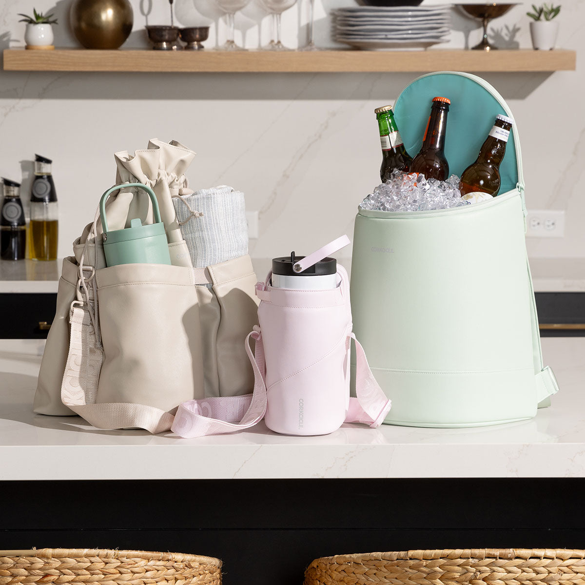 beverage-bucket-bag-m4 6c4793ad3b8e--group-lifestyle1.jpg